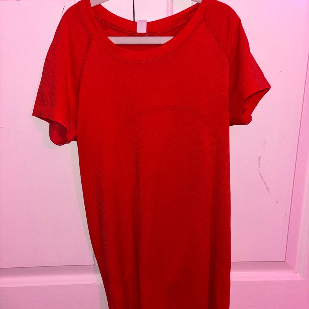 Carnation Red Lululemon Swiftly Tech Size 4